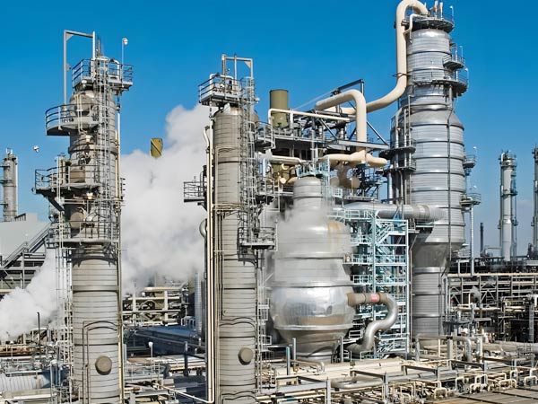 Procédé de traitement des fumées: dénitrification ou dépoussiérage en premier?